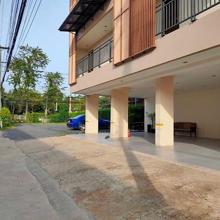 168 Studio Hotel Ubon Ratchathani Exterior photo