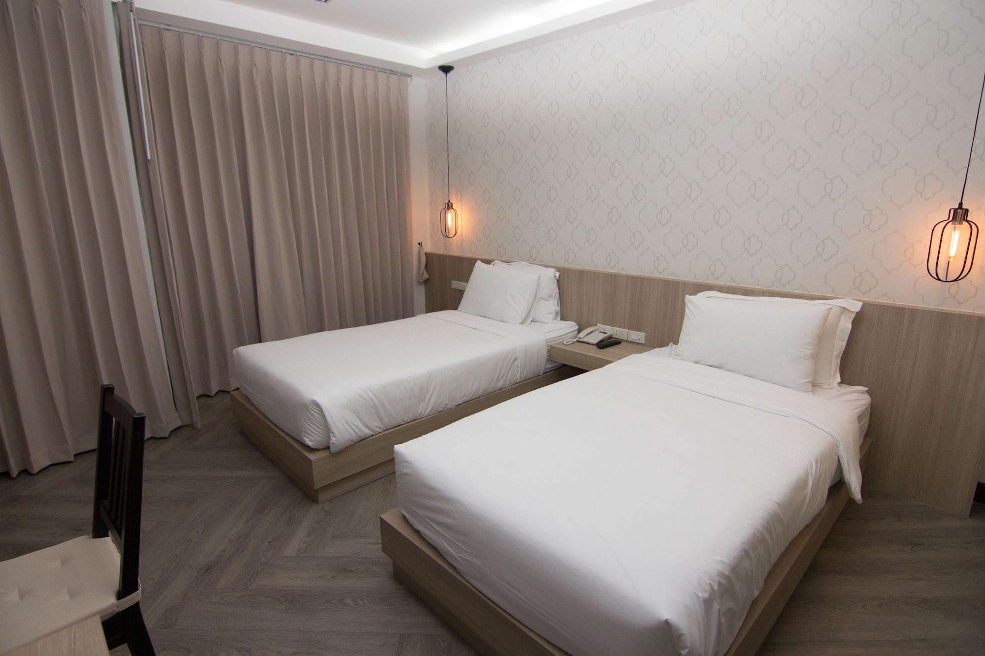 168 Studio Hotel Ubon Ratchathani Exterior photo