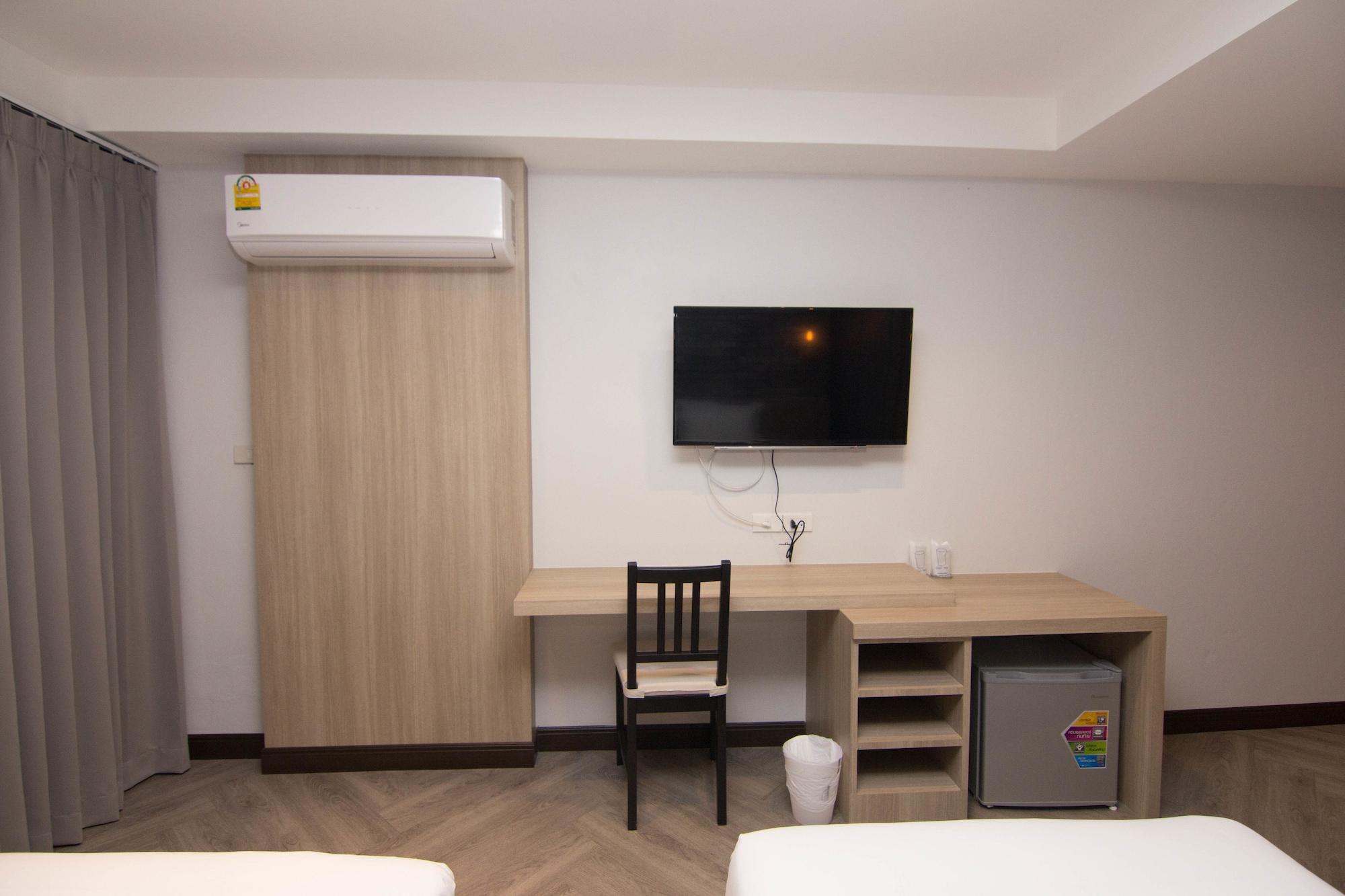 168 Studio Hotel Ubon Ratchathani Exterior photo