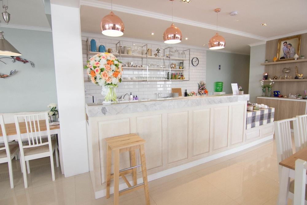 168 Studio Hotel Ubon Ratchathani Exterior photo