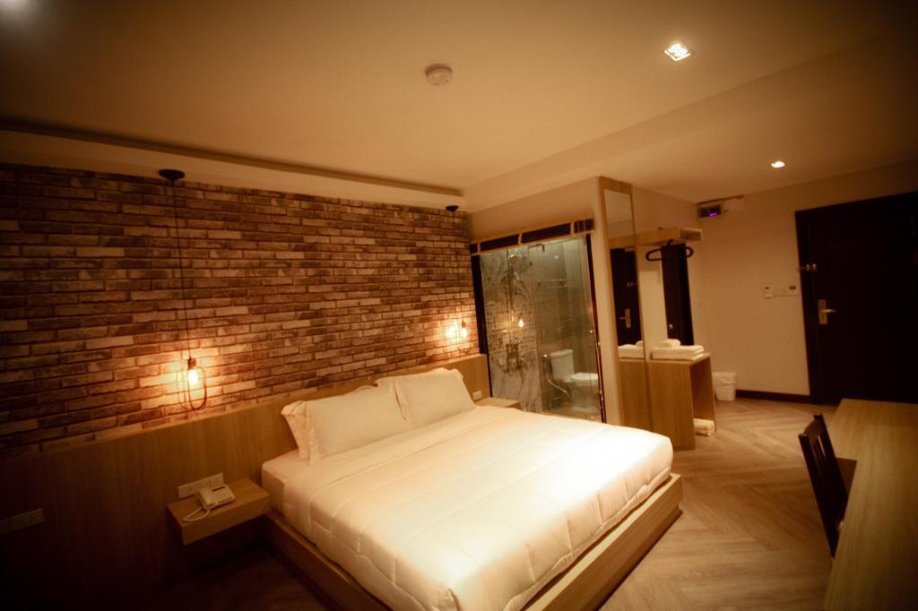 168 Studio Hotel Ubon Ratchathani Exterior photo